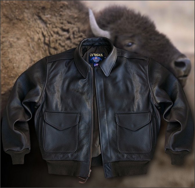 Лётная куртка A2 из кожи американского бизона Лётная куртка A2 из кожи американского бизона - это вариация на тему курток американских пилотов А2. Выделяется она тем, что пошита из кожи американских бизонов из штата Висконси.